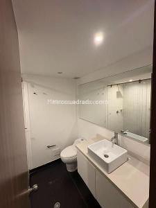 Apartamento de 2 alcobas en arriendo en La Carolina, Bogotá, 100 m² · foto 7 de 9