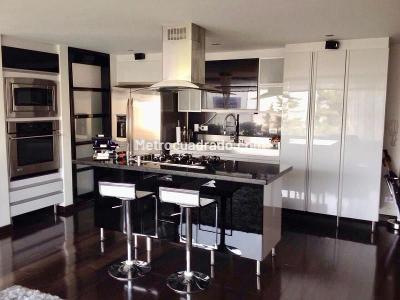 Apartamento de 3 alcobas en arriendo en Los Rosales, Bogotá, 130 m² · foto 3 de 15