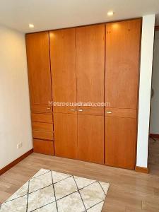 Apartamento de 2 alcobas en arriendo en Santa Barbara, Bogotá, 88 m² · foto 8 de 12