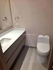 Apartaestudio en venta en Chico Norte, Bogotá, 49 m² · foto 11 de 15