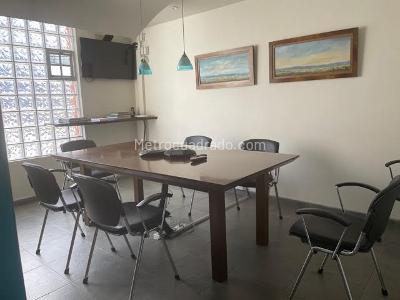 Casa de 5 alcobas en venta en Polo Club, Bogotá, 313 m² · foto 11 de 14