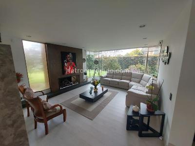 Casa de 3 alcobas en venta en Guaymaral, Bogotá, 240 m² · foto 6 de 16