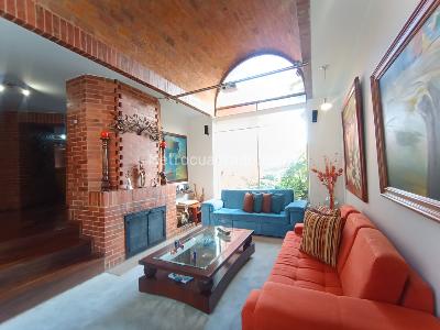 Casa de 5 alcobas en venta en Niza, Bogotá, 292 m² · foto 5 de 20