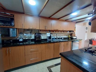 Casa de 5 alcobas en venta en Niza, Bogotá, 292 m² · foto 9 de 20