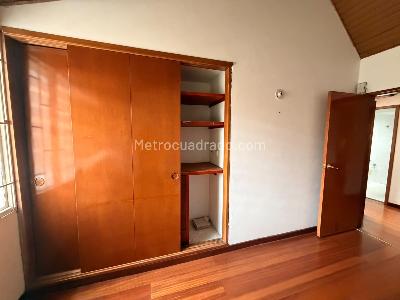 Casa de 4 alcobas en arriendo en Puente Largo, Bogotá, 350 m² · foto 4 de 16