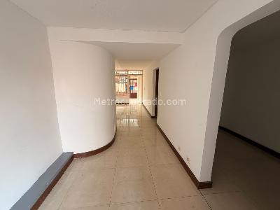 Casa de 4 alcobas en arriendo en Puente Largo, Bogotá, 350 m² · foto 8 de 16