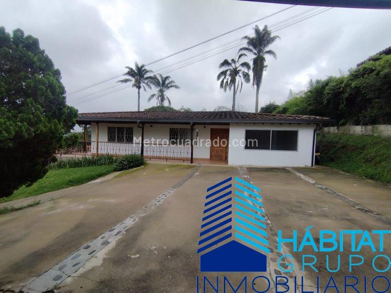 3BR Apartment in La Mina (1800 m²) - 2