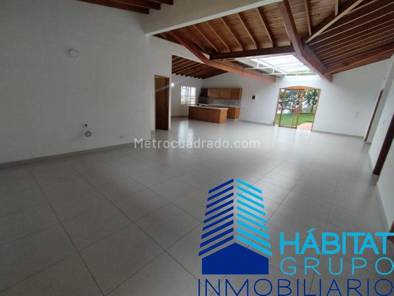3BR Apartment in La Mina (1800 m²) - 4