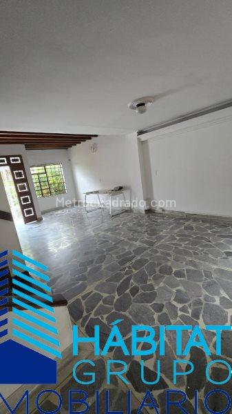 Casa Amplia de 5 Alcobas en La Castellana - 4