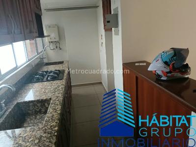 Apartamento de 3 alcobas en arriendo en Los Colores, Medellín, 94 m² · foto 2 de 20