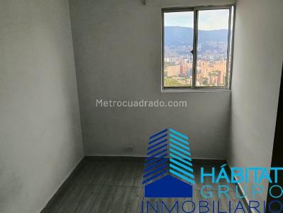 Casa de 3 alcobas en venta en Los Colores, Medellín, 43 m² · foto 11 de 17