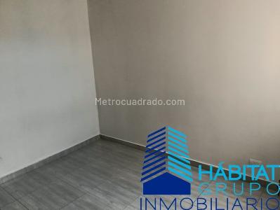 Casa de 3 alcobas en venta en Los Colores, Medellín, 43 m² · foto 13 de 17