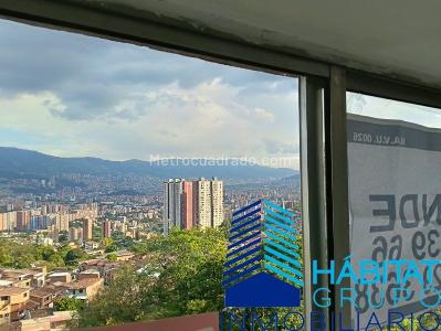 Casa de 3 alcobas en venta en Los Colores, Medellín, 43 m² · foto 16 de 17