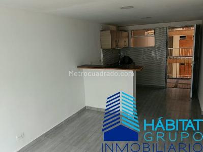 Casa de 3 alcobas en venta en Los Colores, Medellín, 43 m² · foto 2 de 17