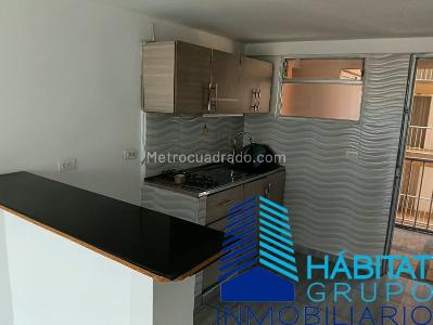 Casa de 3 alcobas en venta en Los Colores, Medellín, 43 m² · foto 3 de 17
