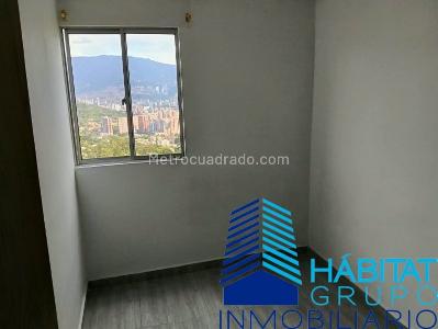 Casa de 3 alcobas en venta en Los Colores, Medellín, 43 m² · foto 7 de 17