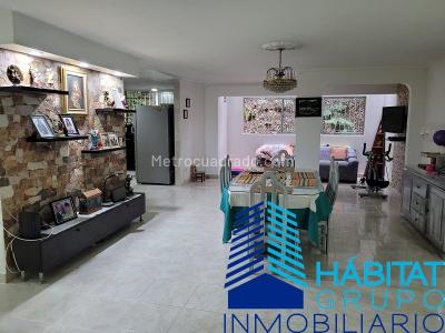 Casa de 3 alcobas en venta en Conquistadores, Medellín, 144 m² · foto 2 de 15
