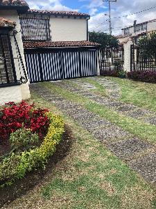 Casa de 5 alcobas en venta en Las Villas, Bogotá, 385 m² · foto 5 de 14