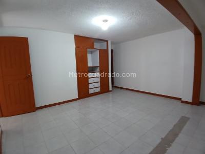 Casa de 5 alcobas en venta en Florida Blanca, Bogotá, 350 m² · foto 6 de 20