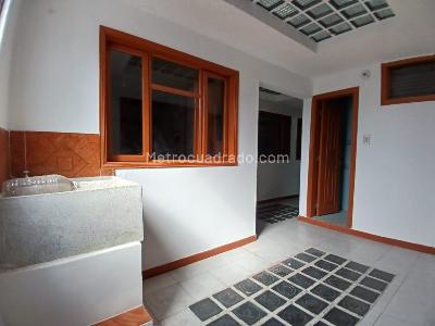 Casa de 5 alcobas en venta en Florida Blanca, Bogotá, 350 m² · foto 11 de 20