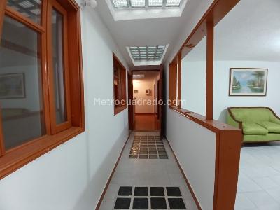 Casa de 5 alcobas en venta en Florida Blanca, Bogotá, 350 m² · foto 13 de 20