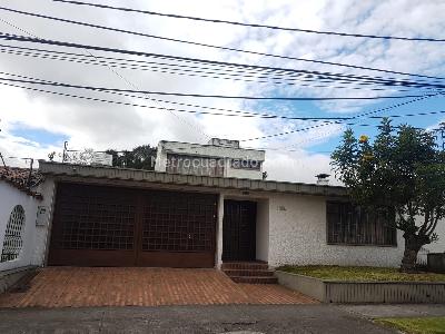 Casa de 5 alcobas en venta en Niza Norte, Bogotá, 327 m² · foto 3 de 20