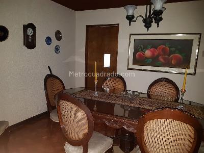 Casa de 5 alcobas en venta en Niza Norte, Bogotá, 327 m² · foto 9 de 20