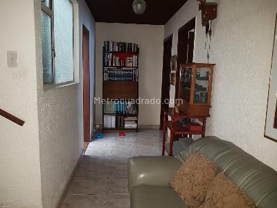 Casa de 5 alcobas en venta en Niza Norte, Bogotá, 327 m² · foto 16 de 20