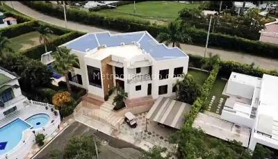 Casa de 5 alcobas en venta en Lagos Del Peñon, Girardot, 1050 m² · foto 5 de 15