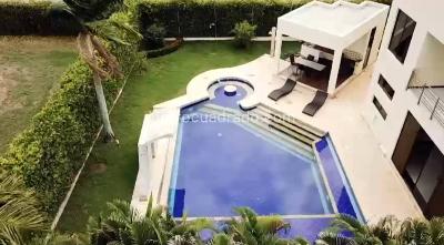 Casa de 5 alcobas en venta en Lagos Del Peñon, Girardot, 1050 m² · foto 8 de 15