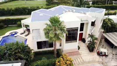 Casa de 5 alcobas en venta en Lagos Del Peñon, Girardot, 1050 m² · foto 12 de 15