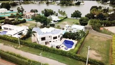 Casa de 5 alcobas en venta en Lagos Del Peñon, Girardot, 1050 m² · foto 14 de 15