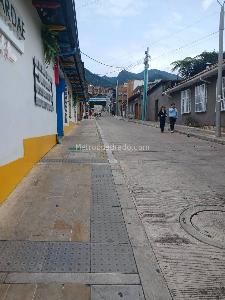 Casa de 5 alcobas en venta en Usaquen, Bogotá, 592 m² · foto 3 de 20