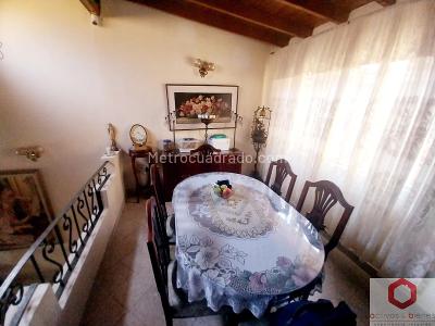 Casa de 5 alcobas en venta en Florida Nueva, Medellín, 244 m² · foto 3 de 15