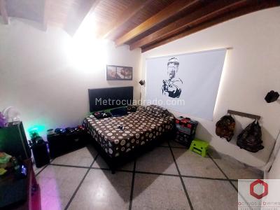 Casa de 5 alcobas en venta en Florida Nueva, Medellín, 244 m² · foto 8 de 15