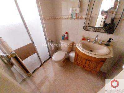 Casa de 5 alcobas en venta en Florida Nueva, Medellín, 244 m² · foto 10 de 15