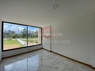 Casa de 4 alcobas en venta en El Porvenir, Rionegro, 270 m² · foto 13 de 20