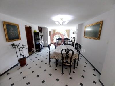 Casa de 4 alcobas en venta en Obrero, Envigado, 106 m² · foto 2 de 10