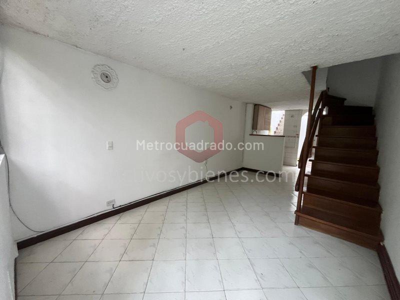 Casa Amplia de 4 Alcobas en Buenos Aires - 2