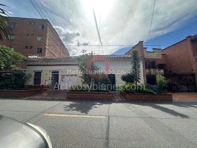 Casa de 5 alcobas en venta en La America, Medellín, 496 m² · foto 2 de 20