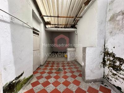 Casa de 5 alcobas en venta en La America, Medellín, 496 m² · foto 4 de 20