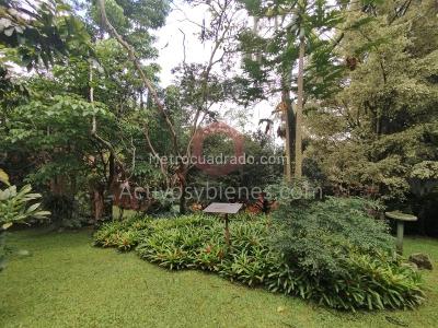 Casa de 4 alcobas en venta en Loma De Las Brujas, Envigado, 1600 m² · foto 4 de 20