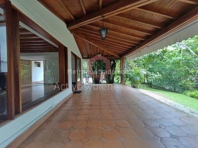 Casa de 4 alcobas en venta en Loma De Las Brujas, Envigado, 1600 m² · foto 6 de 20