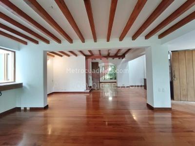 Casa de 4 alcobas en venta en Loma De Las Brujas, Envigado, 1600 m² · foto 12 de 20