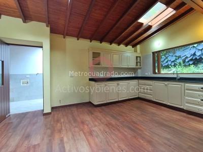 Casa de 4 alcobas en venta en Loma De Las Brujas, Envigado, 1600 m² · foto 16 de 20
