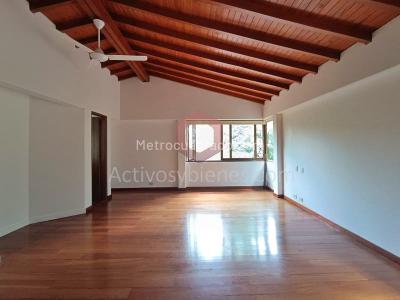 Casa de 4 alcobas en venta en Loma De Las Brujas, Envigado, 1600 m² · foto 18 de 20