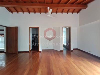 Casa de 4 alcobas en venta en Loma De Las Brujas, Envigado, 1600 m² · foto 19 de 20