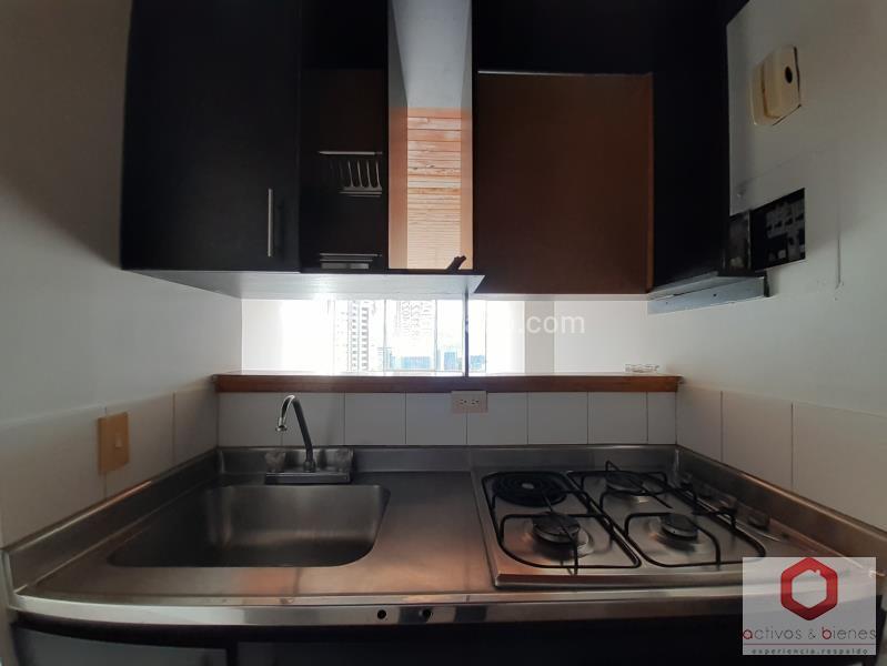 Apartamento de 2 Alcobas en El Poblado (Loma del Indio) con Parqueadero y Piscina - 2
