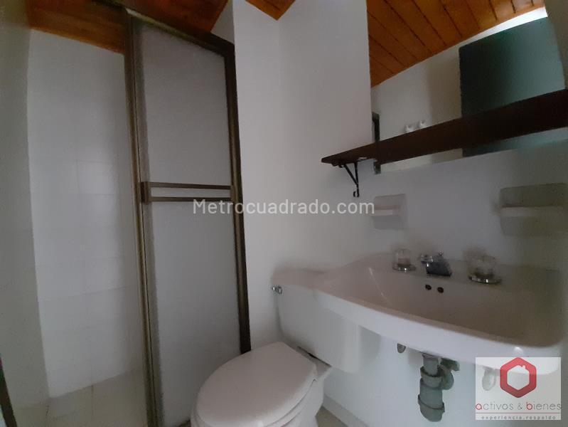 Apartamento de 2 Alcobas en El Poblado (Loma del Indio) con Parqueadero y Piscina - 6