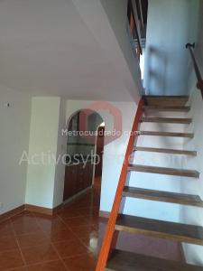 Casa de 2 alcobas en venta en Robledo, Medellín, 53 m² · foto 2 de 10
